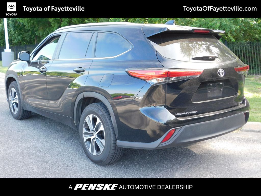 Thumbnail: 2023 Toyota Highlander - 3