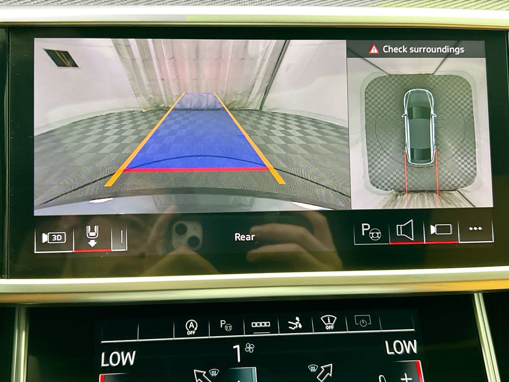 Thumbnail: 2025 Audi RS 7 - 15