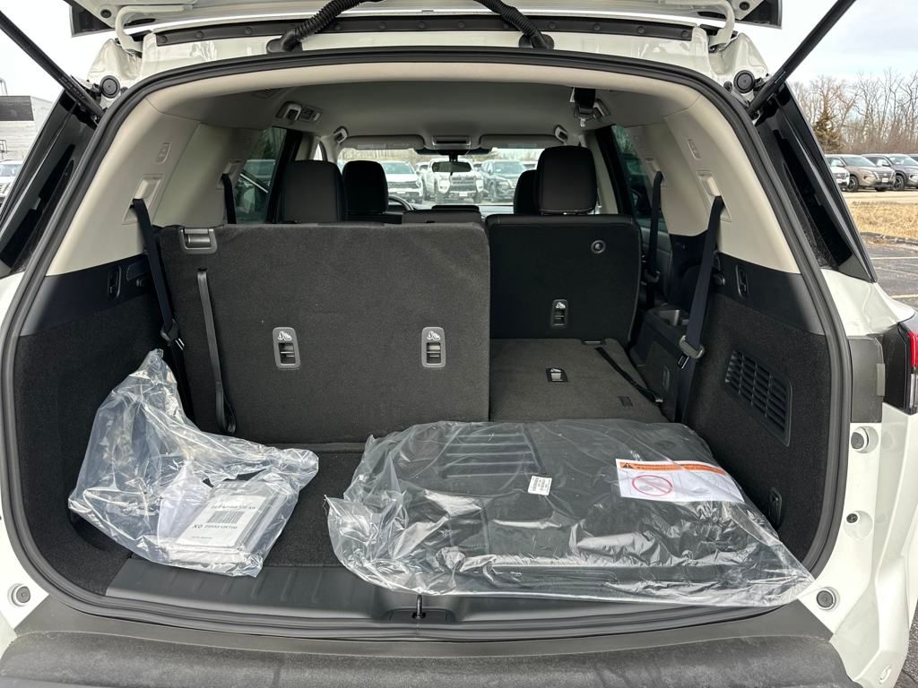 2025 Nissan Pathfinder S photo