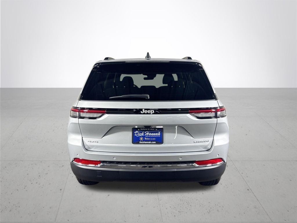 2026 Jeep Grand Cherokee Laredo