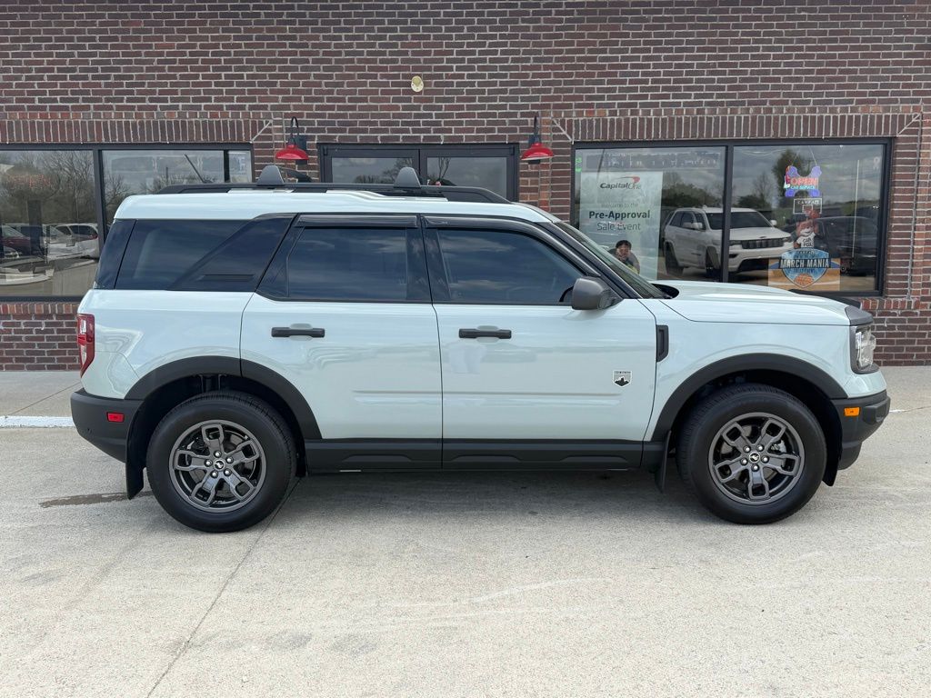 View vehicle photo 7