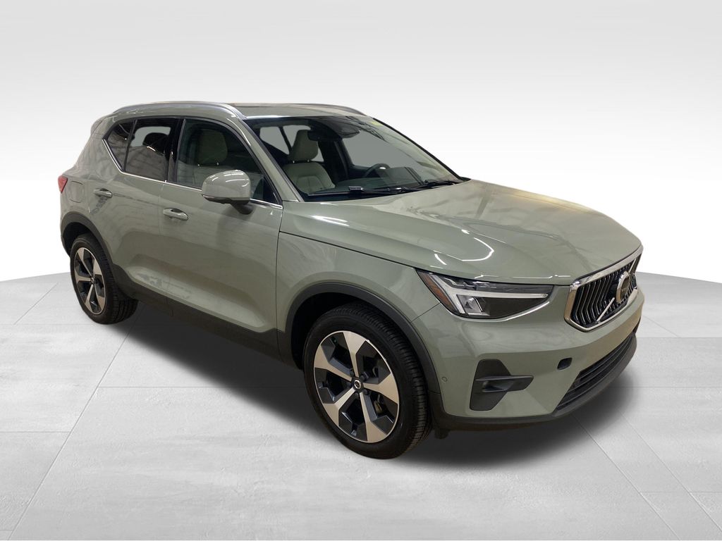 2023 Volvo XC40 B5 Plus Bright AWD's photo