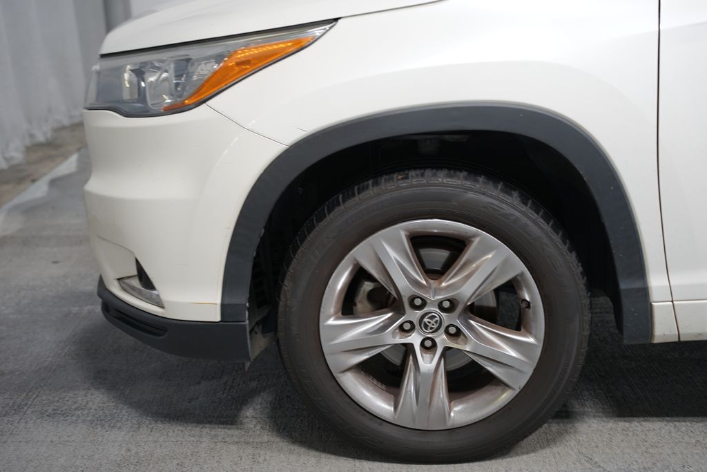 Thumbnail: 2016 Toyota Highlander - 5