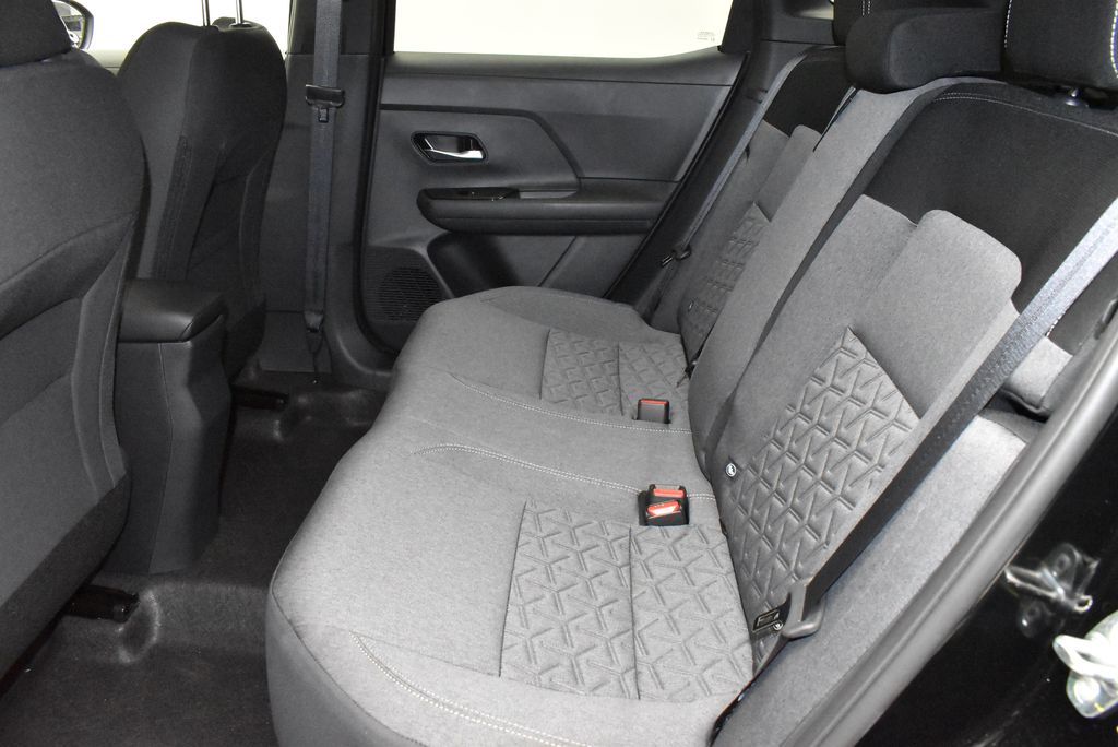 Thumbnail: 2026 Nissan Kicks - 32