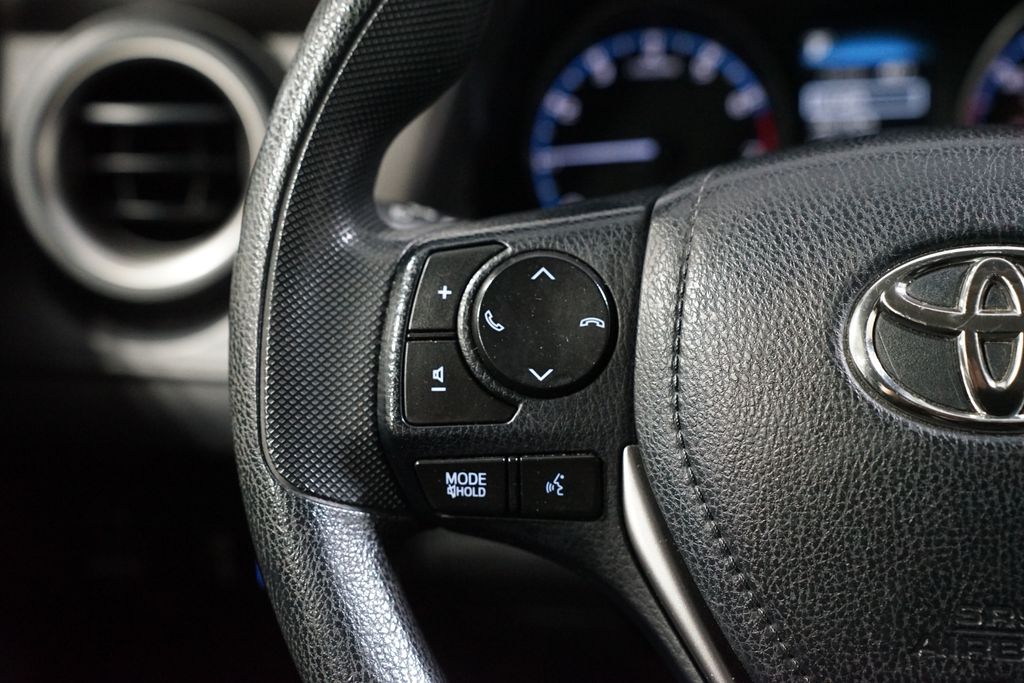 Thumbnail: 2017 Toyota RAV4 - 14