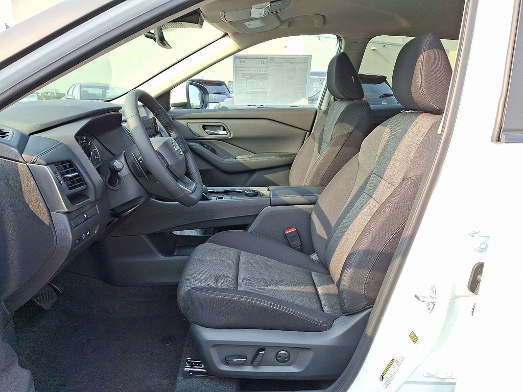 Thumbnail: 2026 Nissan Rogue - 6