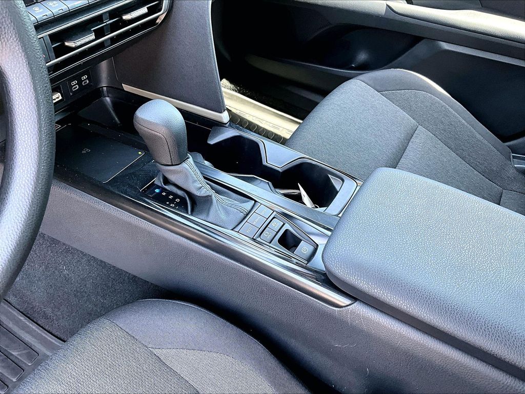 2025 Toyota Camry — photo 20