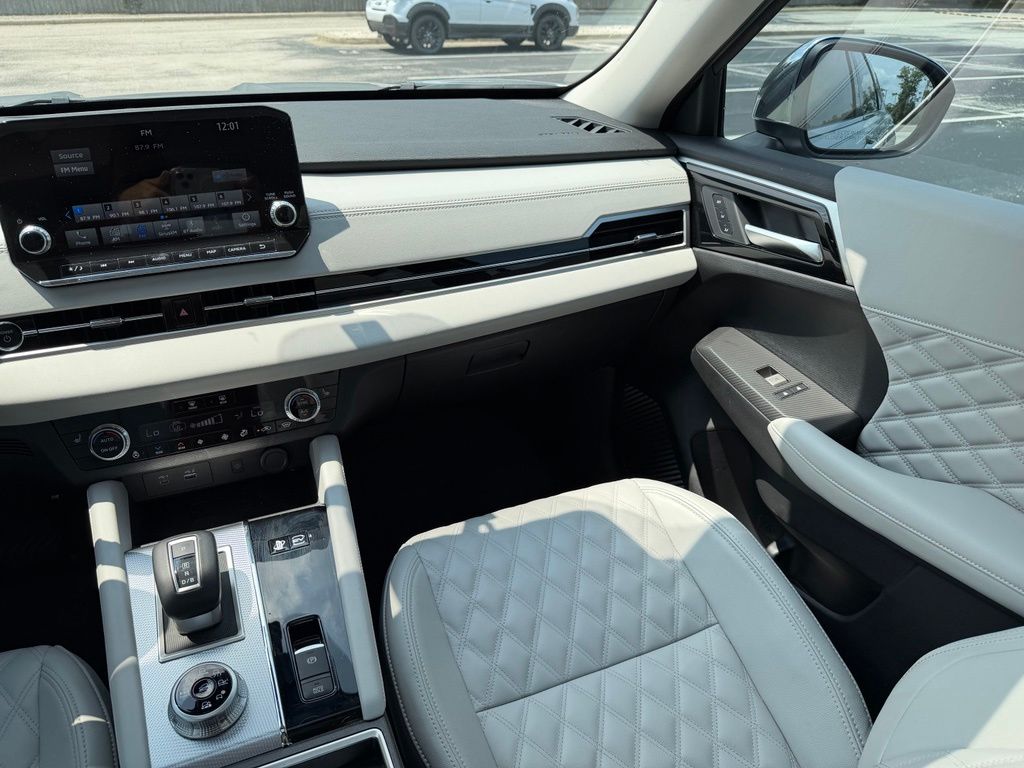 Used 2025 Mitsubishi Outlander PHEV SUV