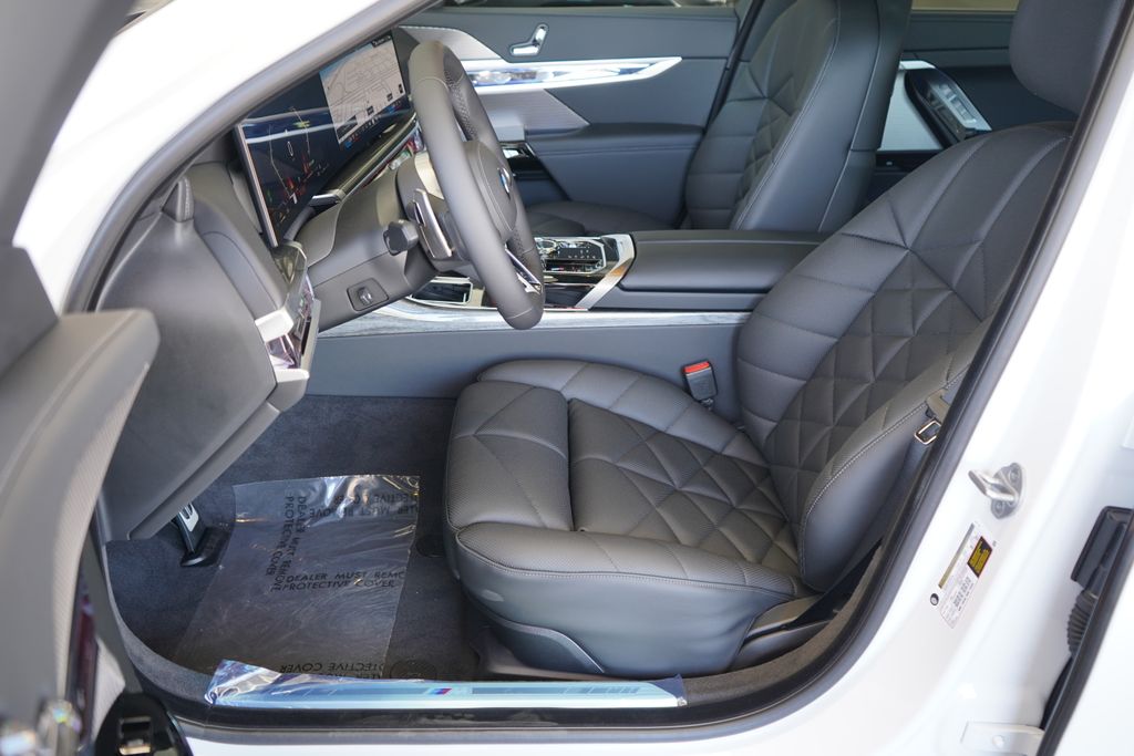 Thumbnail: 2026 BMW 7 Series - 11