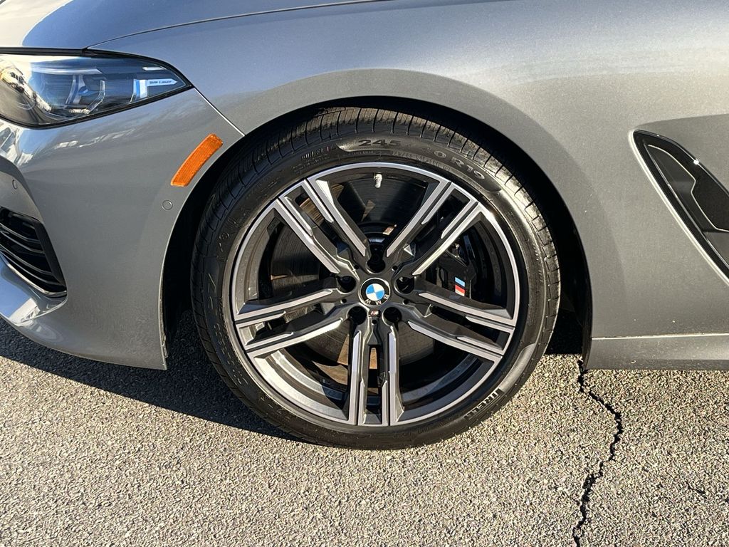 Thumbnail: 2024 BMW 8 Series - 10