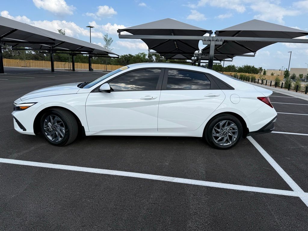 Thumbnail: 2024 Hyundai Elantra - 8