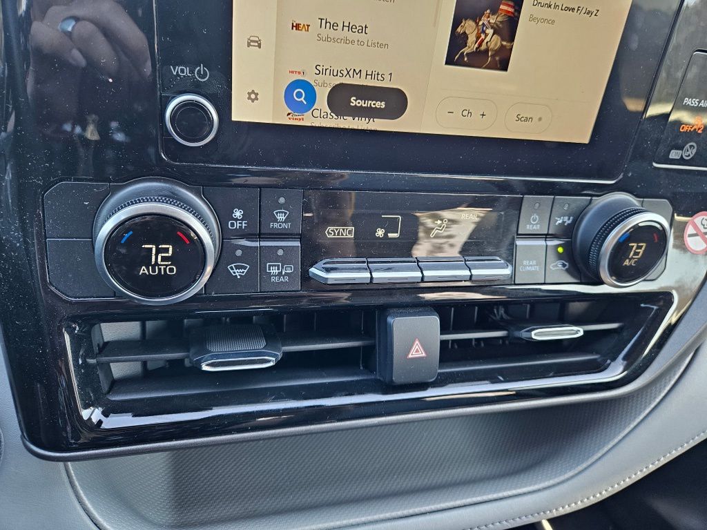 Thumbnail: 2023 Toyota Highlander - 26