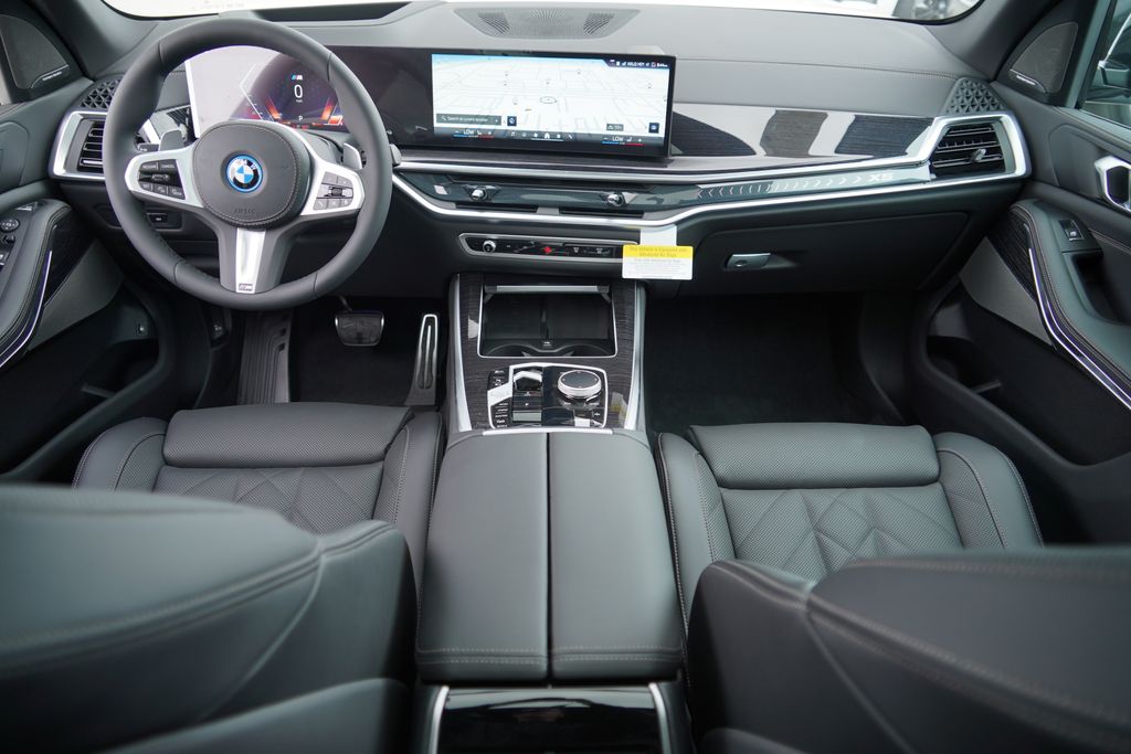 Thumbnail: 2026 BMW X5 - 13