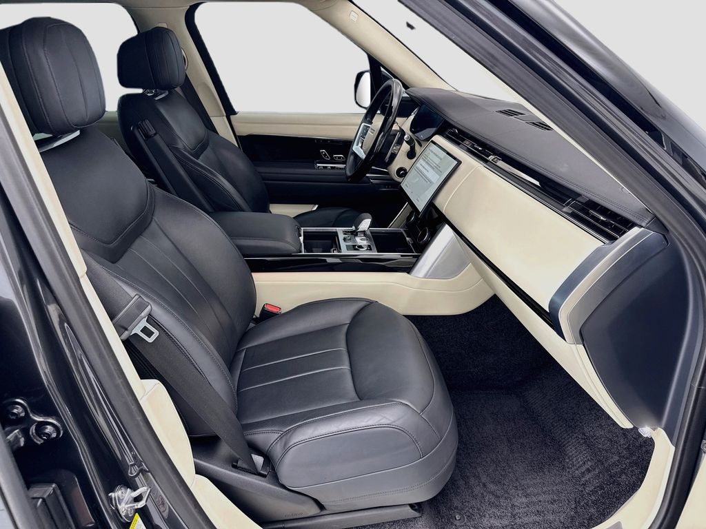 Thumbnail: 2023 Land Rover Range Rover - 19
