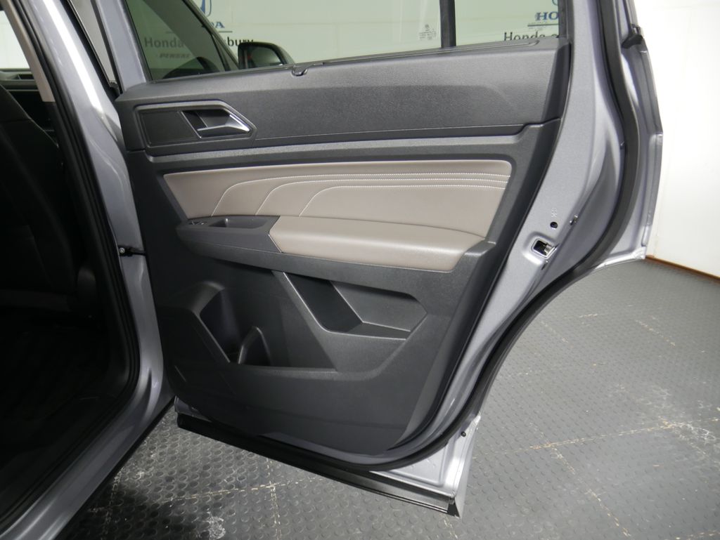 Thumbnail: 2021 Volkswagen Atlas - 8