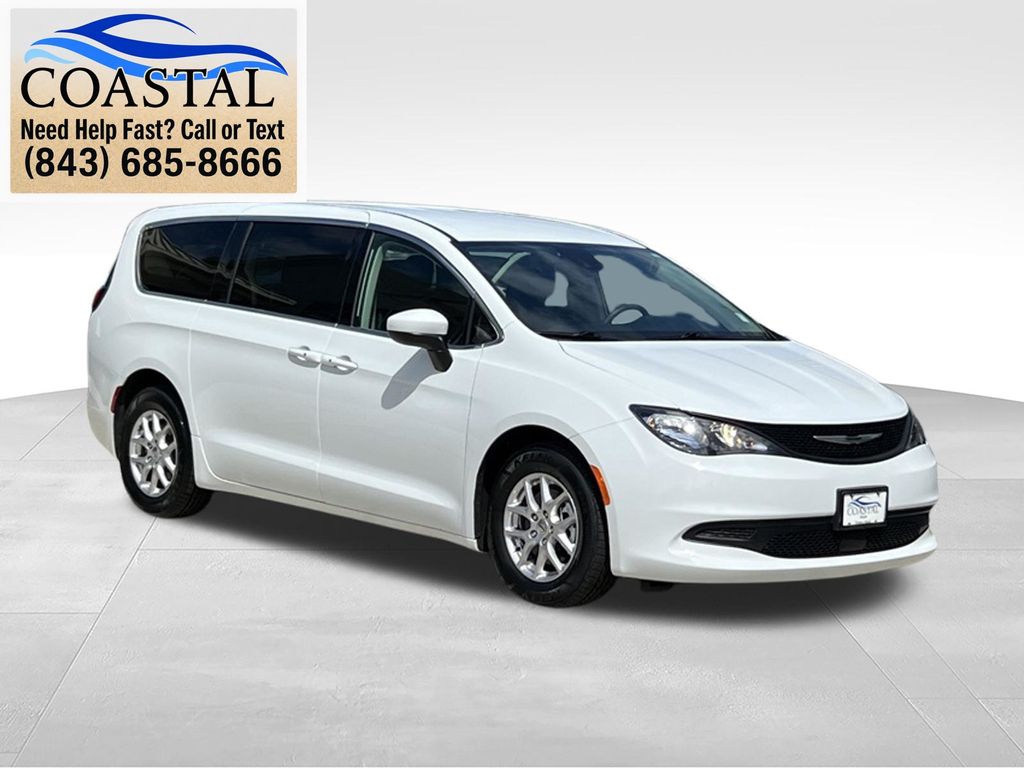 2023 Chrysler Voyager LX - 2