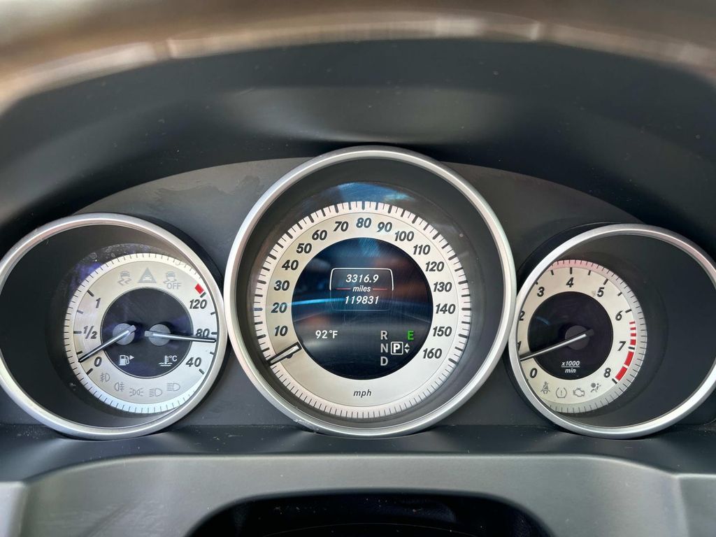Thumbnail: 2016 Mercedes-Benz E-Class - 24