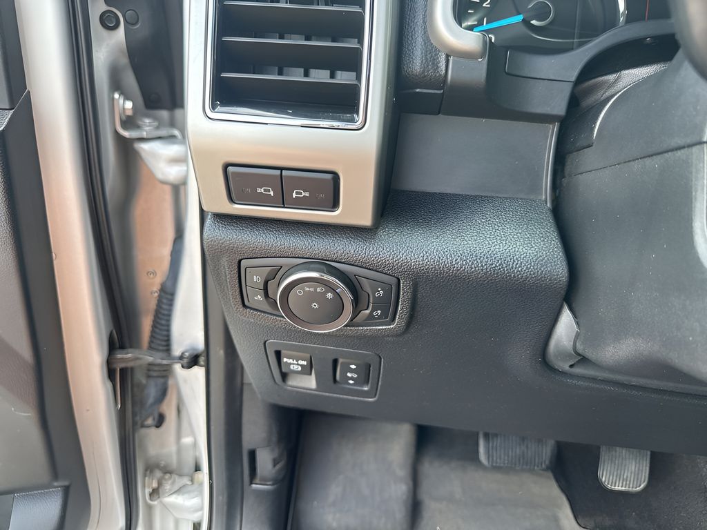 Used Car 2019 Ford F-150  Lariat For Sale Under $25,000 In Austin, Texas