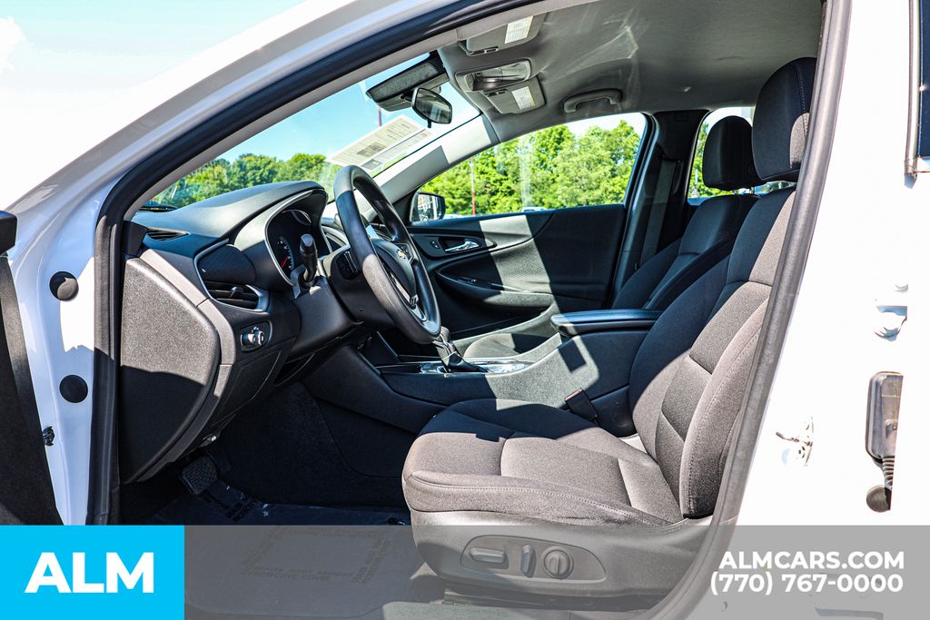 Used 2024 White Chevrolet LT image 18