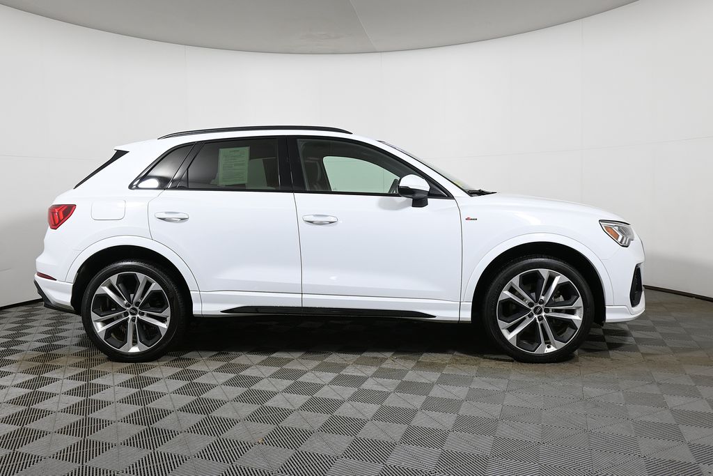 Thumbnail: 2022 Audi Q3 - 8