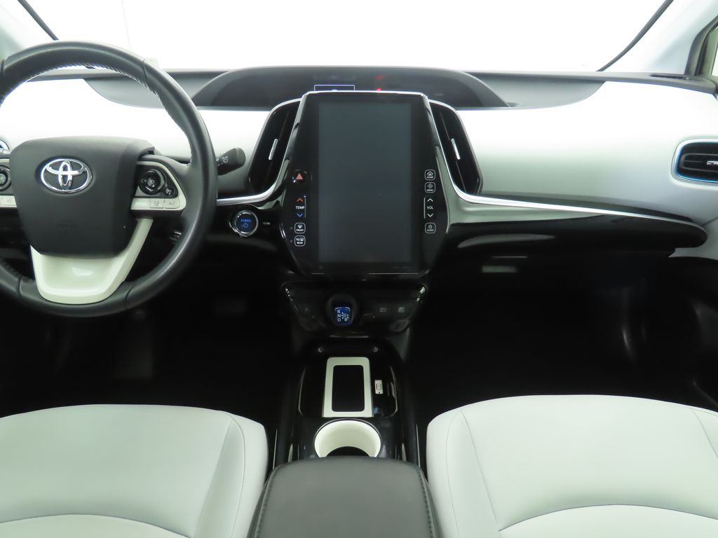 2018 Toyota Prius Four 13