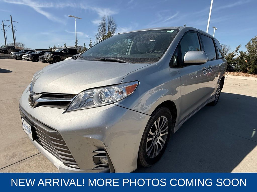 2020 Toyota Sienna XLE
