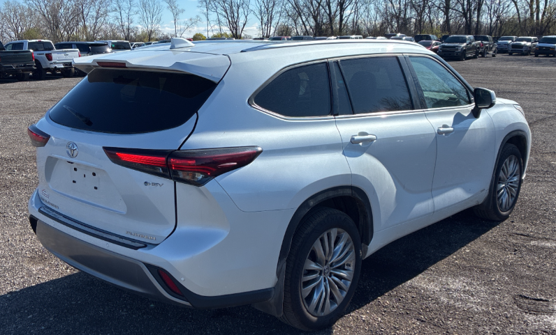 Used 2025 Toyota Highlander Hybrid Limited with VIN 5TDEBRCH9SS673228 for sale in Forest Lake, Minnesota
