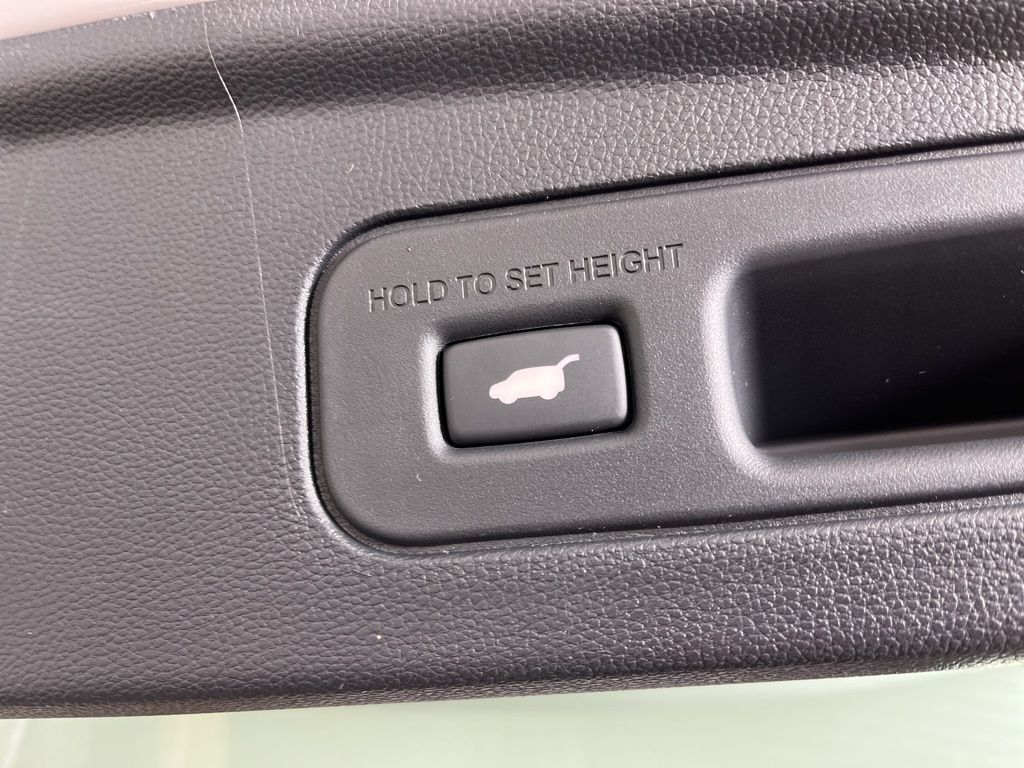 Thumbnail: 2026 Acura MDX - 22