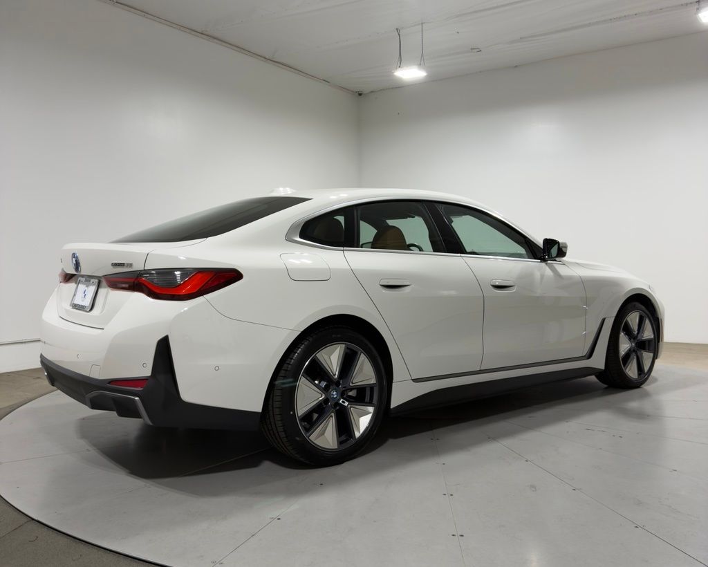 Thumbnail: 2023 BMW i4 - 2