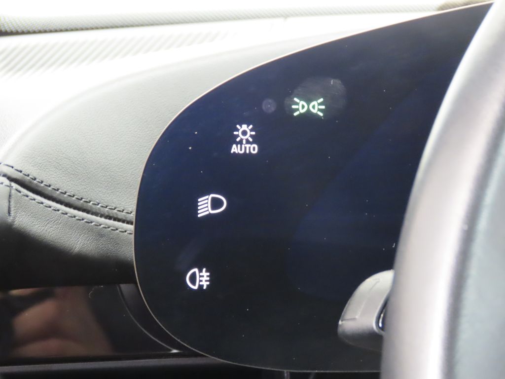 Thumbnail: 2024 Porsche Taycan - 22