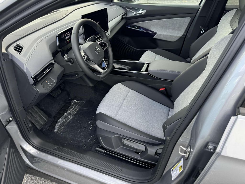 2025 Volkswagen ID.4 Pro photo