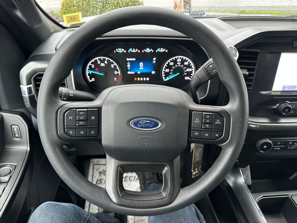 View vehicle photo 2