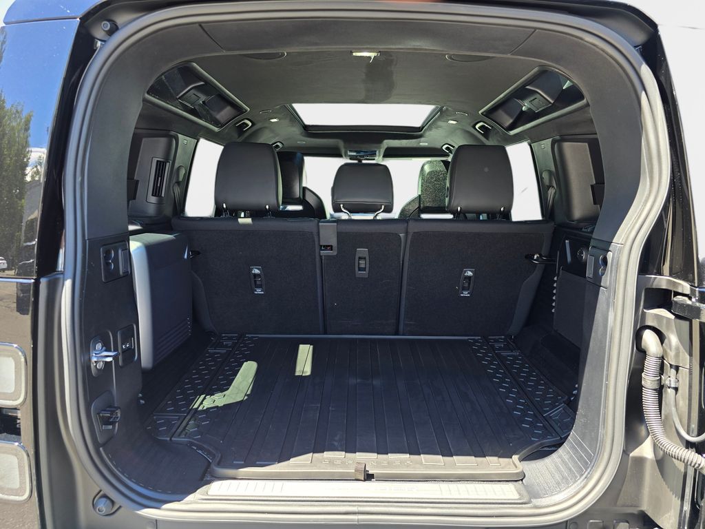 New 2026 Black Land Rover OCTA Black image 12