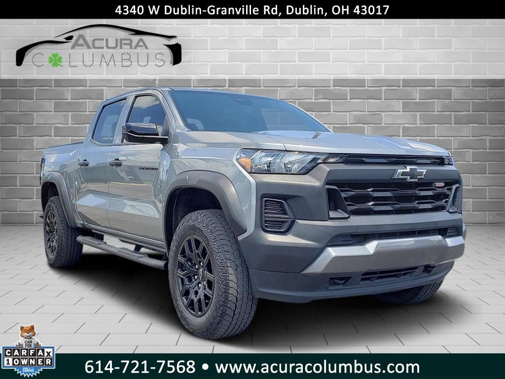 Sterling Gray Metallic 2024 Chevrolet Colorado Pickup Truck Four-Wheel Drive 8-Speed Automatic