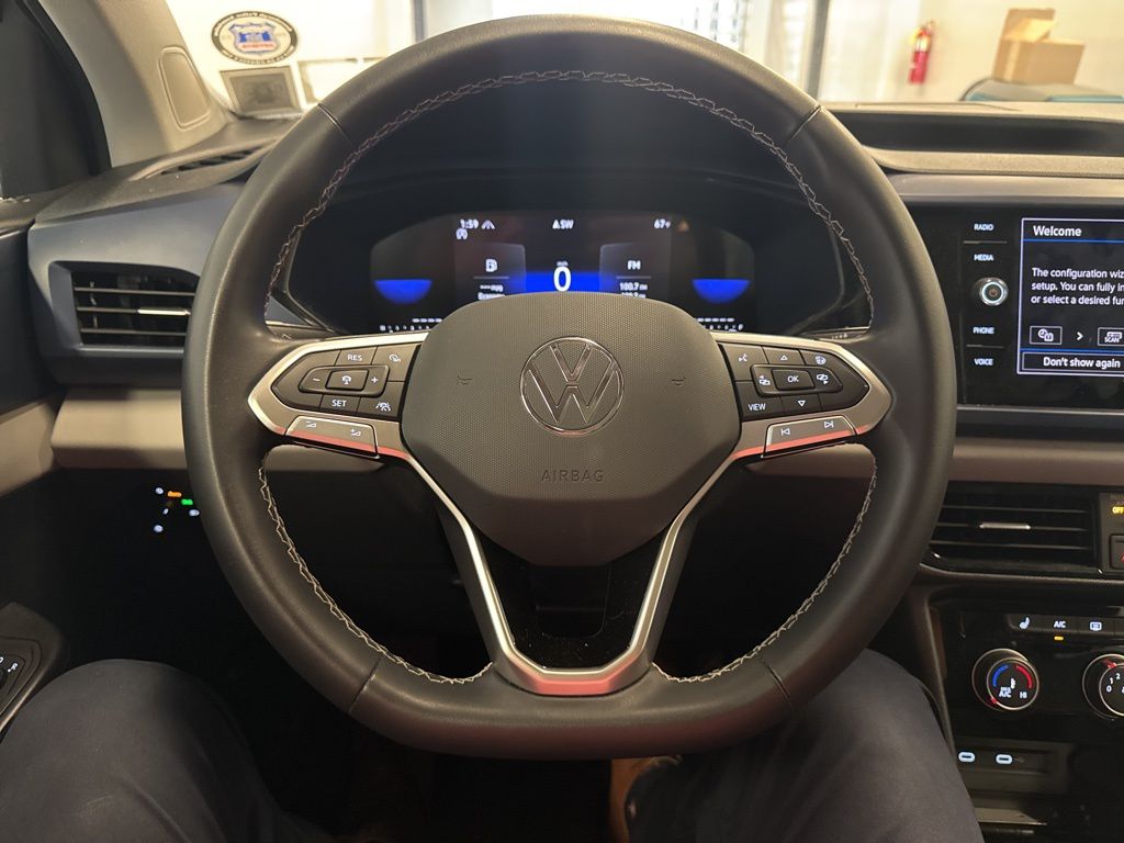 2023 Volkswagen Taos SE photo 18