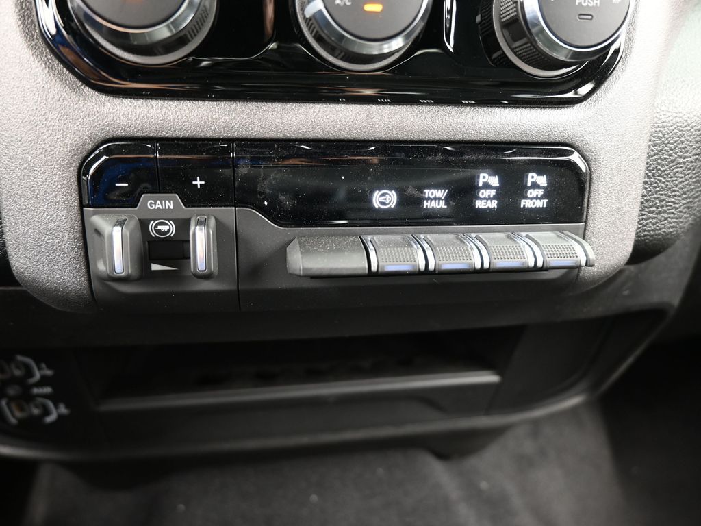 New 2026 Diamond Black Crystal Pearlcoat Ram Tradesman image 19