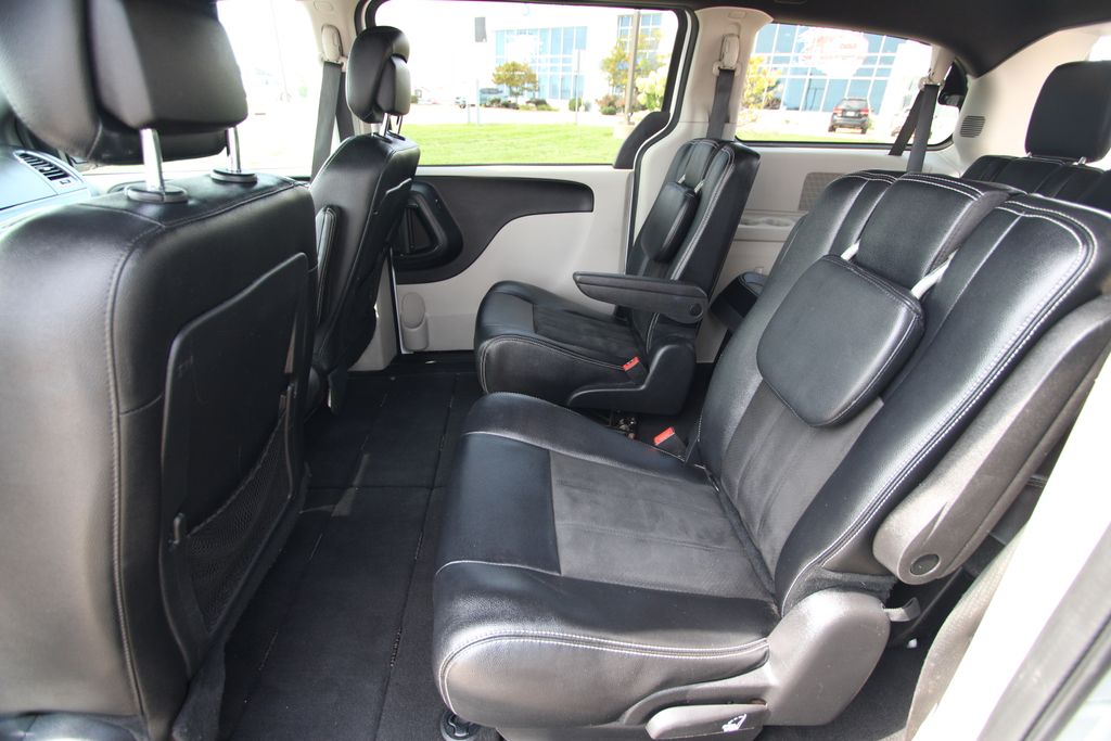 Used 2019 Dodge Grand Caravan Van