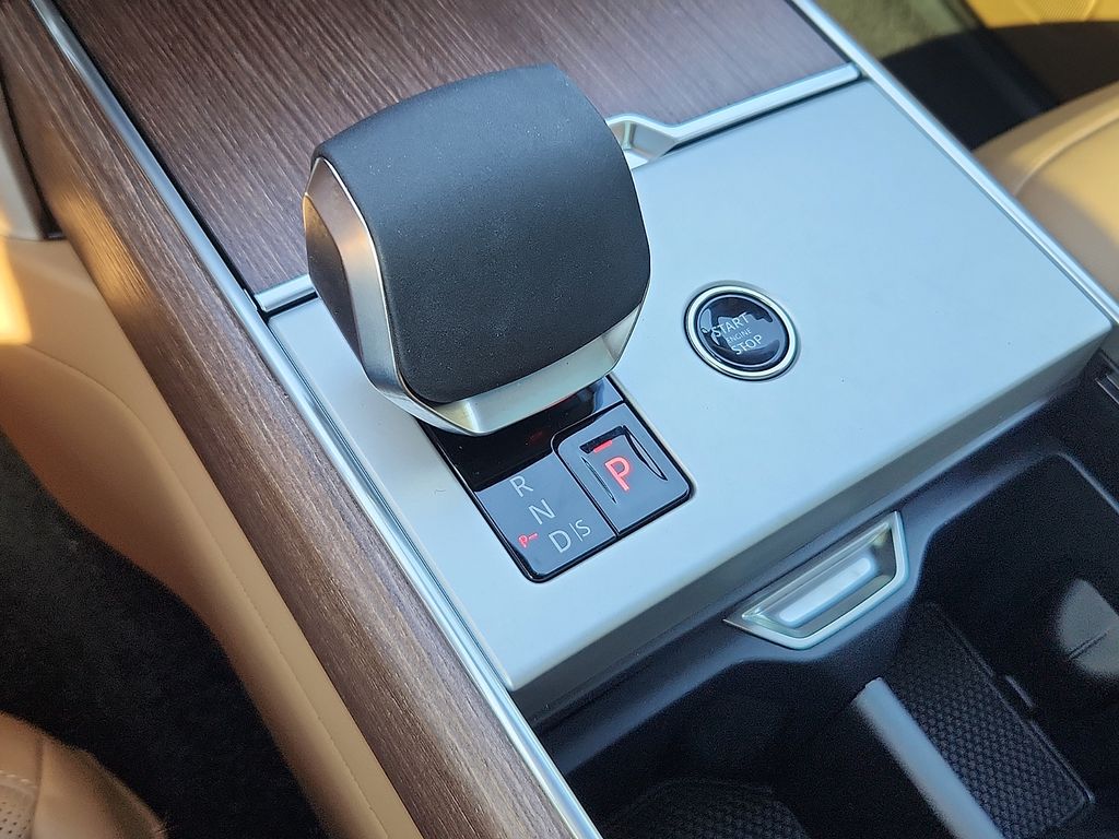 Thumbnail: 2026 Land Rover Range Rover - 7