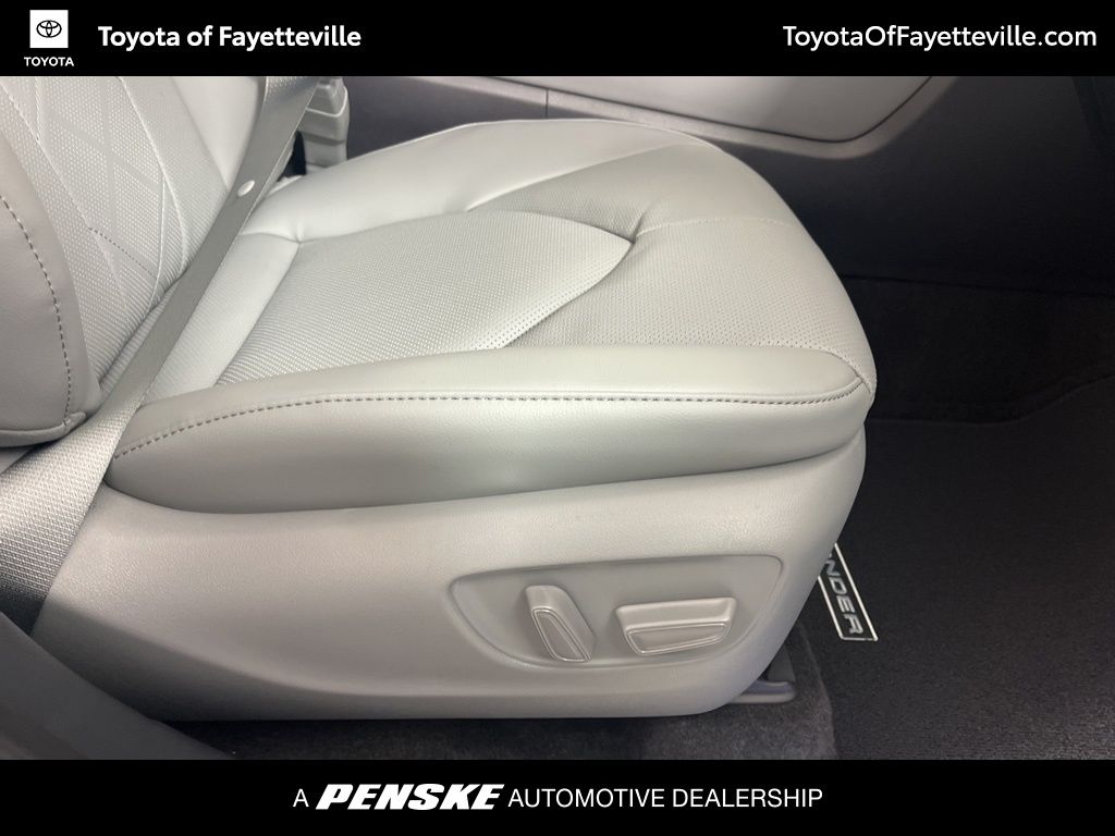 Thumbnail: 2026 Toyota Highlander - 10