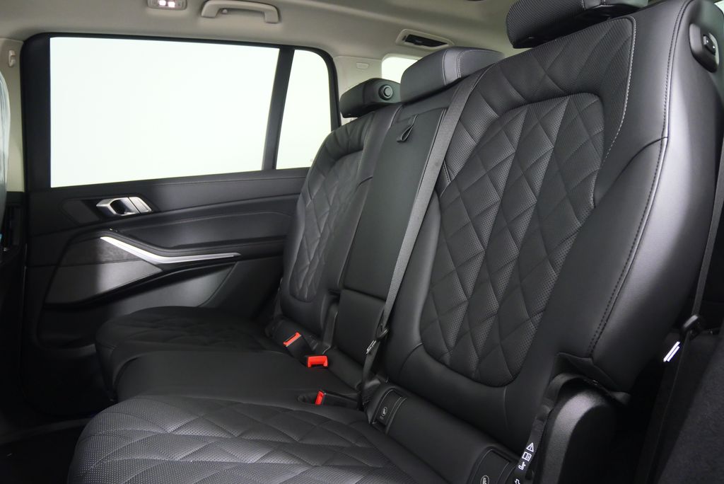 2026 BMW X7 xDrive40i 16