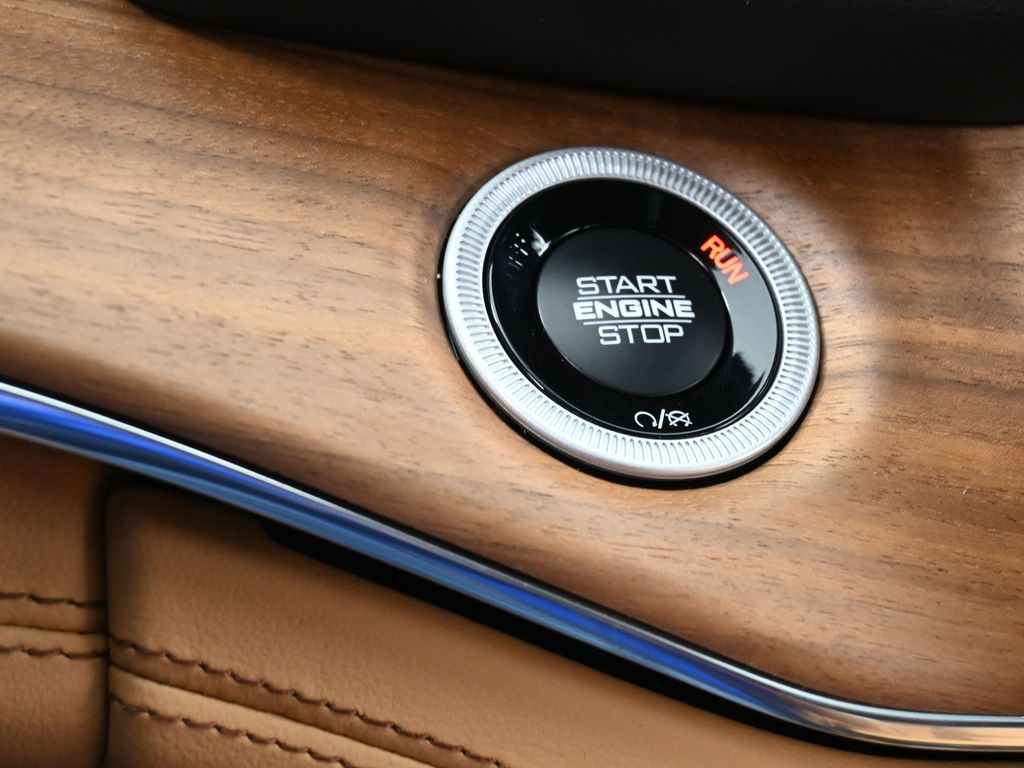 New 2025 Silver Zynith Jeep Summit image 35