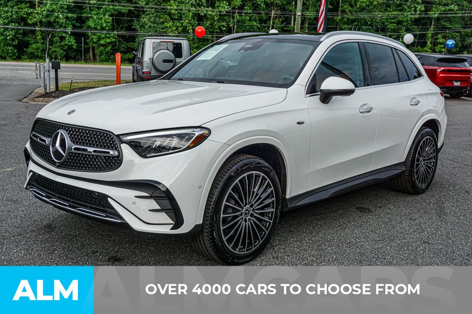 Used 2025 White Mercedes-Benz GLC 350e image 3