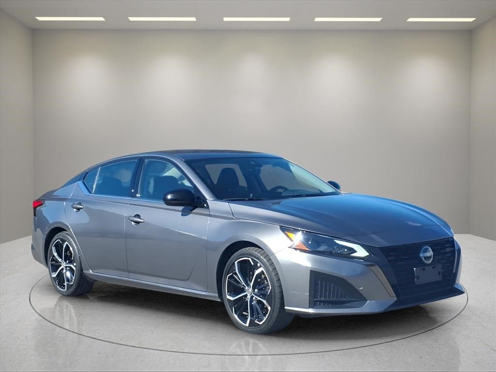 Gray (Gun Metallic) 2024 Nissan Altima Sedan Front-Wheel Drive Continuously Variable Transmission