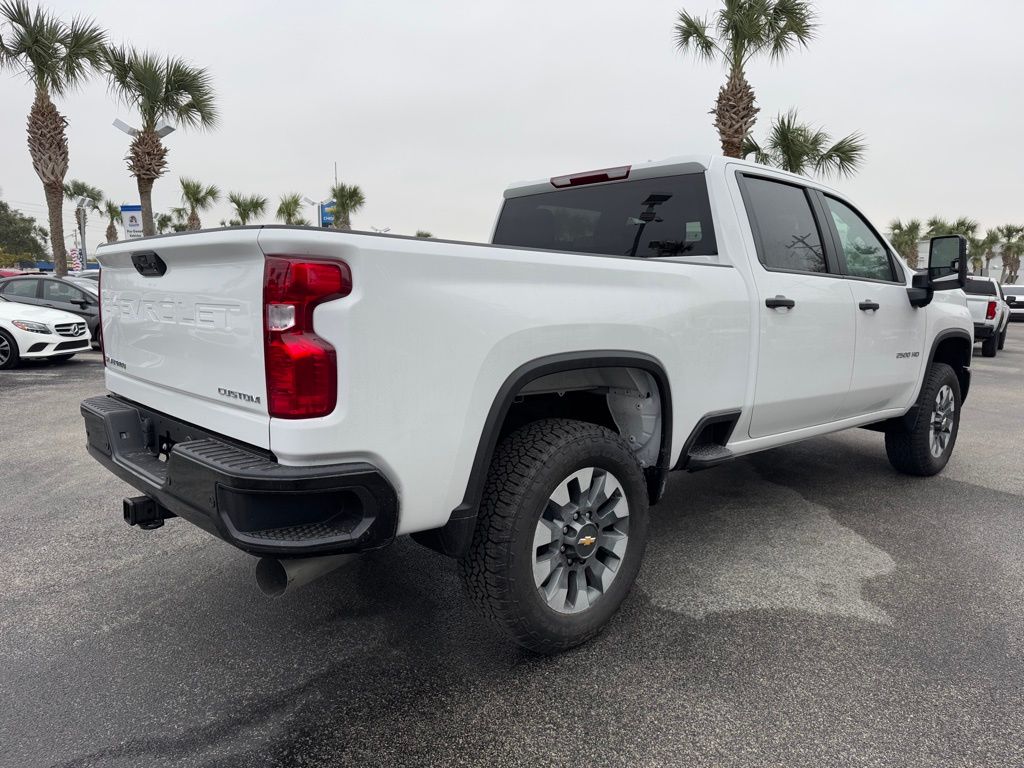 2025 Chevrolet Silverado 2500HD Custom 8