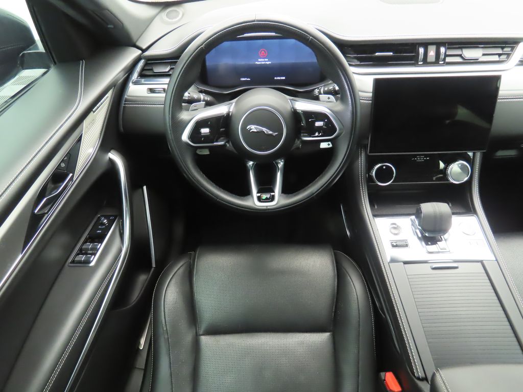 Thumbnail: 2021 Jaguar F-Pace - 10