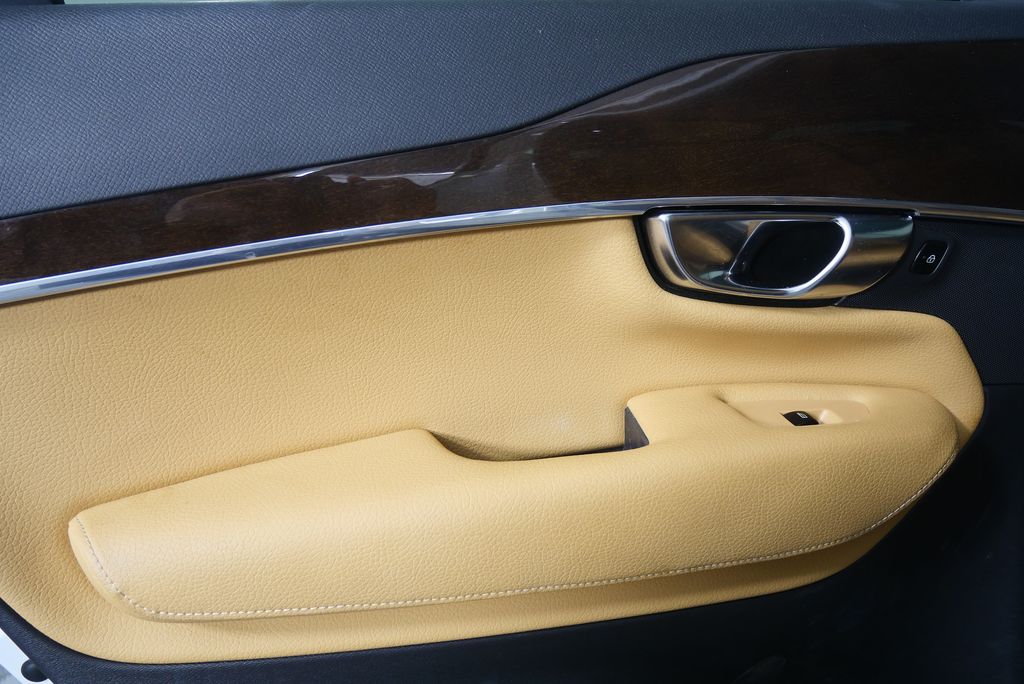 Thumbnail: 2019 Volvo XC90 - 13