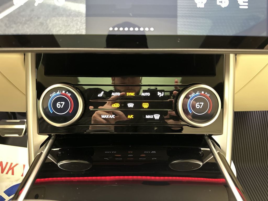 Thumbnail: 2023 Land Rover Range Rover - 20