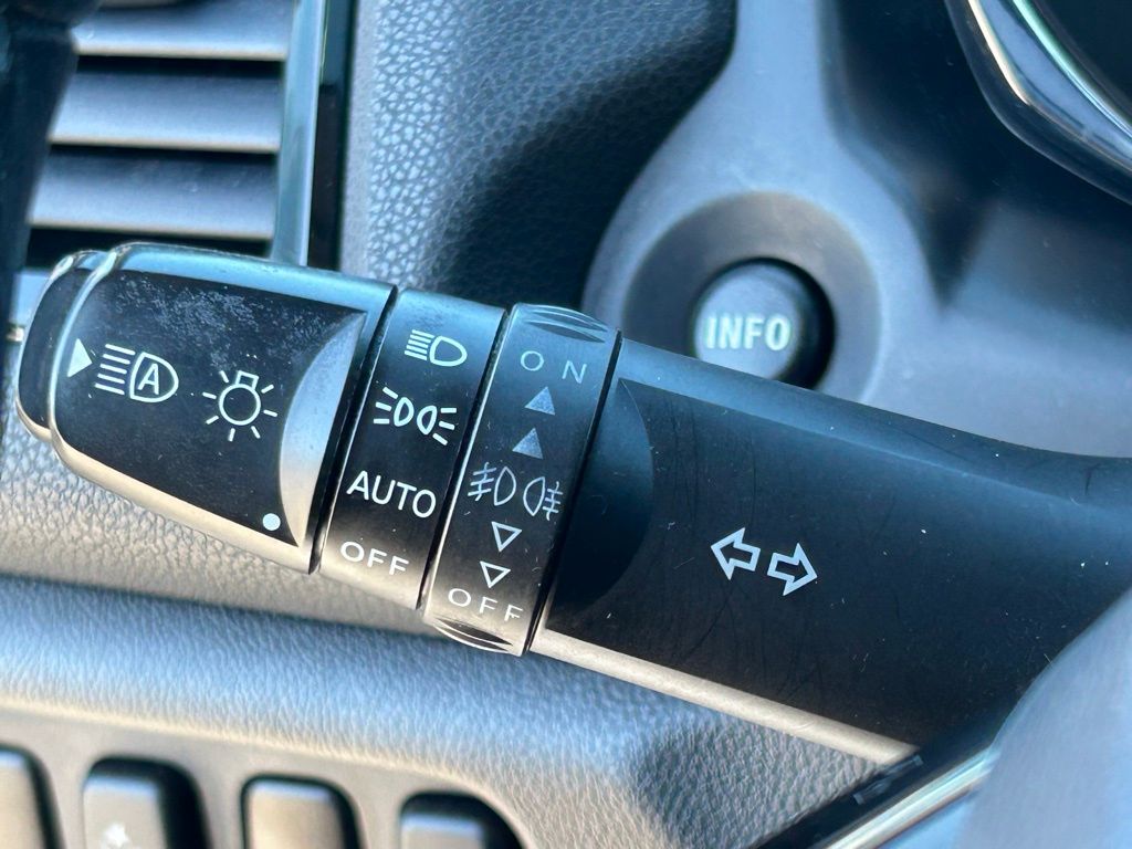 Used 2021 Gray Mitsubishi 2.0 SE image 27