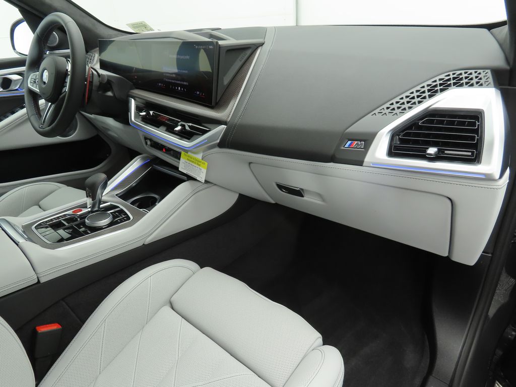 Thumbnail: 2026 BMW XM - 17