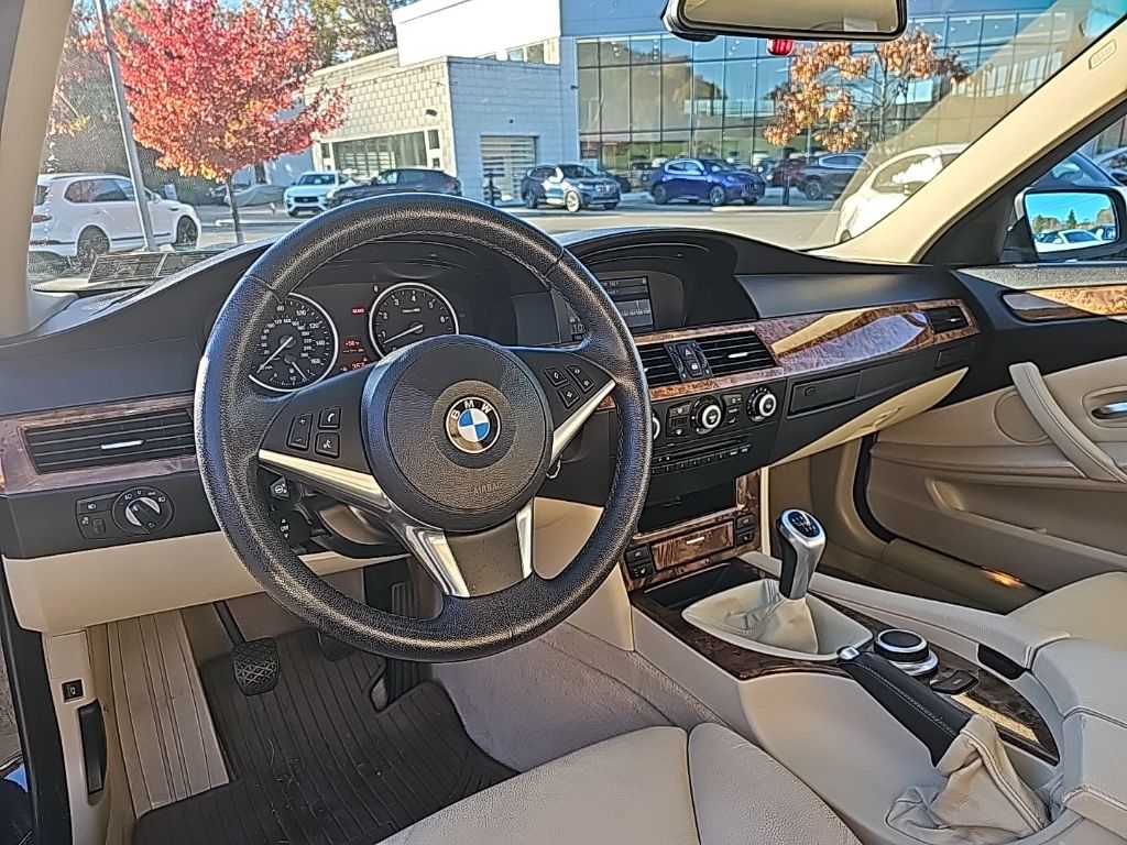 2008 BMW 5 Series 535xi 33